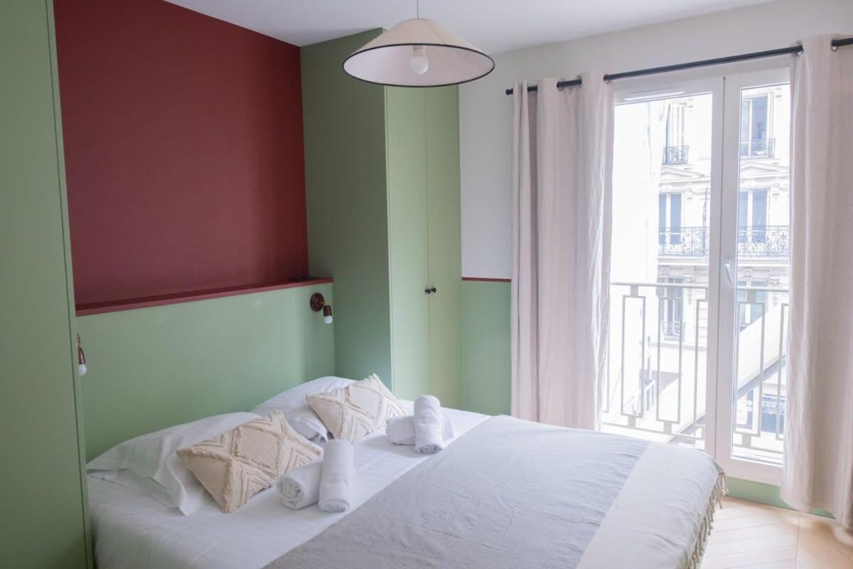 Recently Renovated 3bd Next To Invalides Parijs